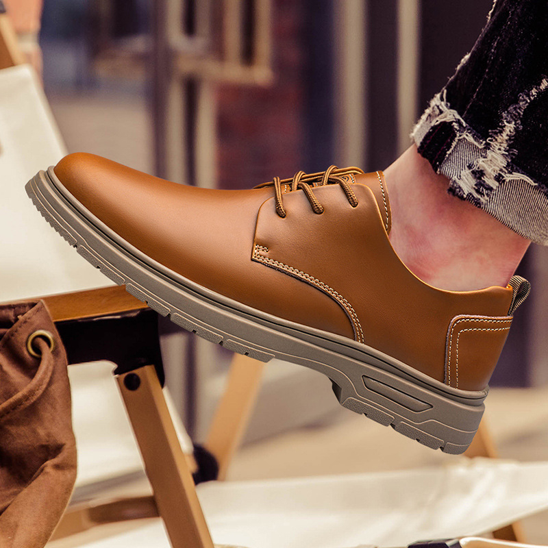 Pánske kožené topánky na šnúrky, nízky profil, zaoblená špička, gumová podrážka