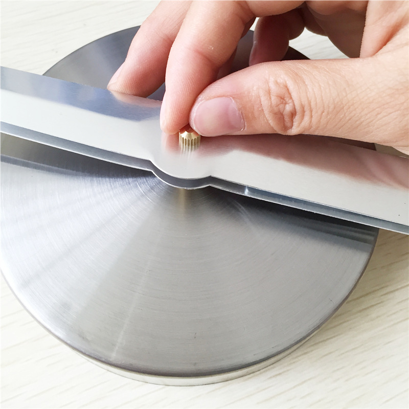 Ceas de perete cu numere romane 3D, carcasă din acrilic, alimentat cu baterie, mișcare cu salt al secundelor, decorativ, oglindă