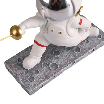 Figúrka astronauta šermiar, syntetická živica; jednoduchý a moderný štýl; výroba: liatie, leštenie; kód produktu Ltao675776013872