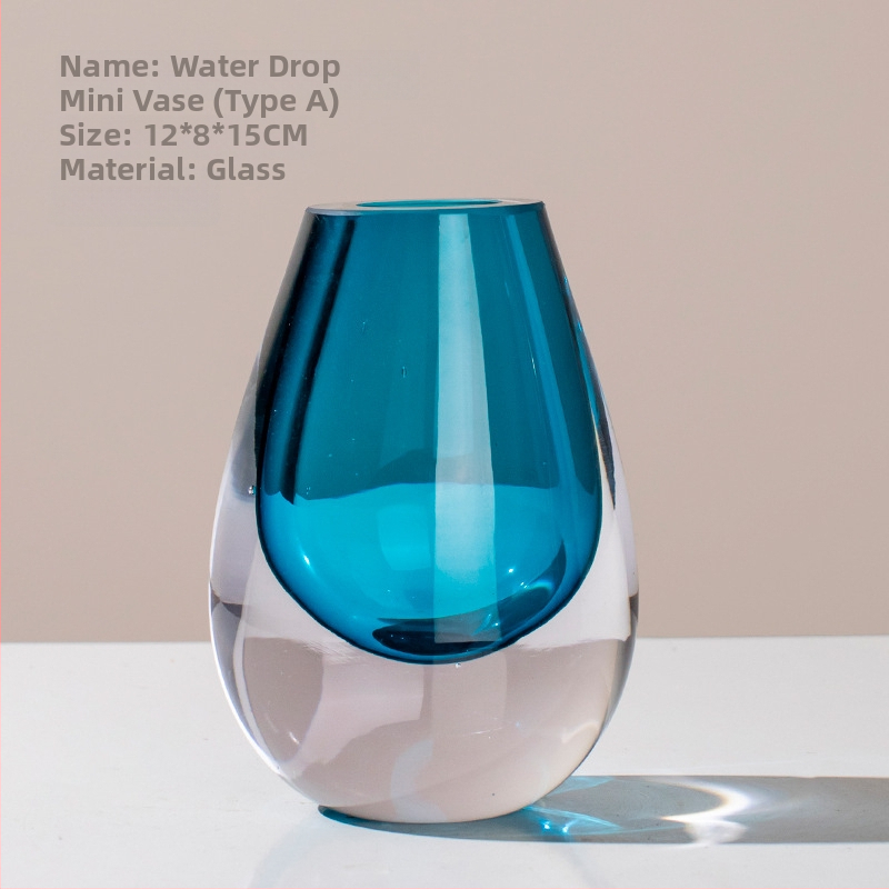 Sklenená váza, fúkaná, moderný minimalistický geometrický dizajn, leštený povrch