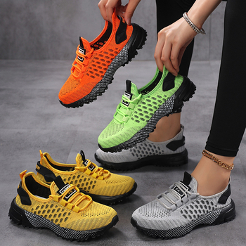 Športová obuv s priedušnýmSieťovým vrškom, šnúrky, nízky strih, vhodná na turistiku