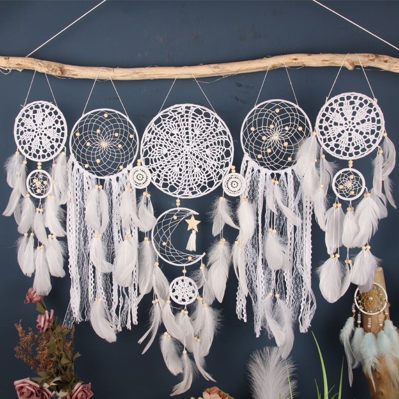 Prindător de vise pentru perete în stil Nordic – set cu cinci părți, cu pene, lucrat manual, decor pentru casă