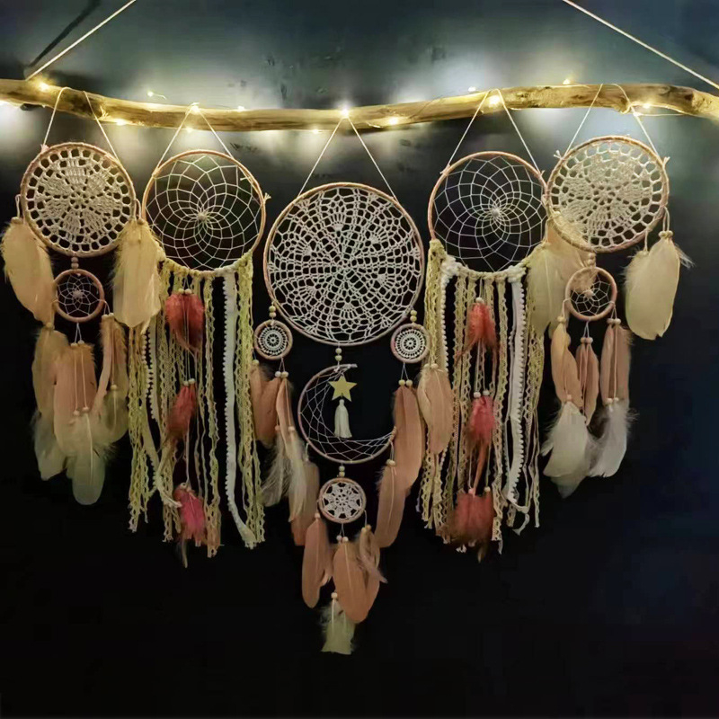 Prindător de vise pentru perete în stil Nordic – set cu cinci părți, cu pene, lucrat manual, decor pentru casă