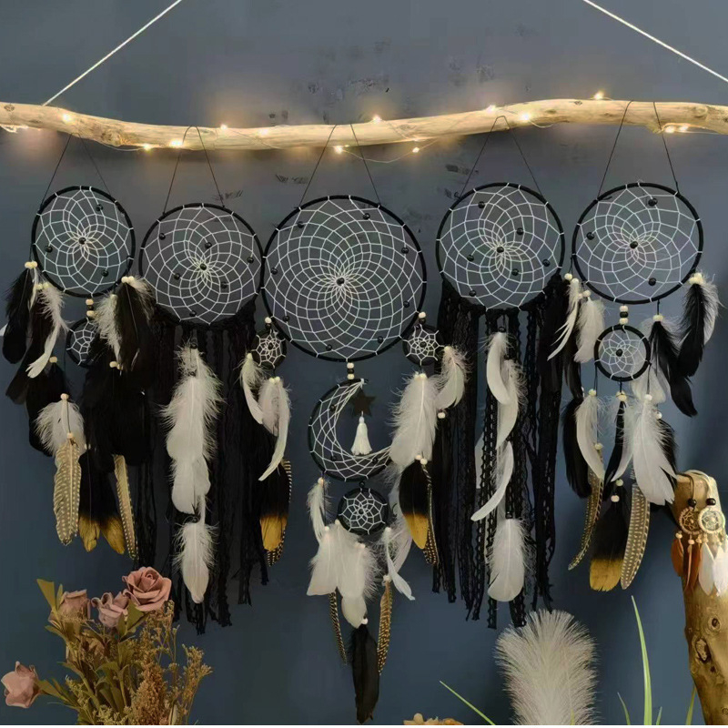 Prindător de vise pentru perete în stil Nordic – set cu cinci părți, cu pene, lucrat manual, decor pentru casă