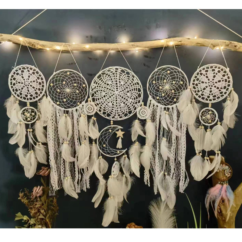 Prindător de vise pentru perete în stil Nordic – set cu cinci părți, cu pene, lucrat manual, decor pentru casă