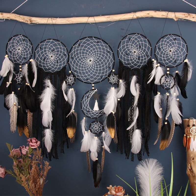 Nástenný lapač snov v severskom štýle Nordic – päťdielna súprava s perami, ručná výroba, domáci dekor