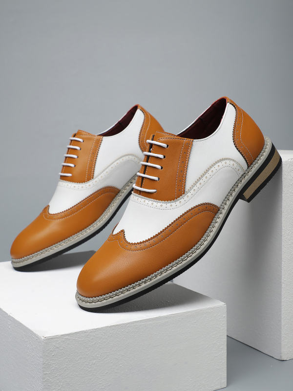 Pánske topánky z PU kože s vyrezávaným brogu vzorom, špičatý nos, nízky horný diel, priedušné, gumová protišmyková podrážka