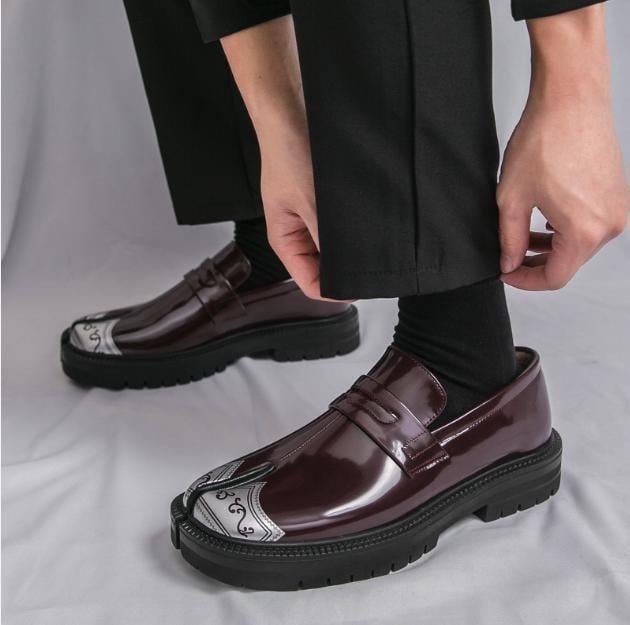 Unisex loafers z PU kože, gumová podrážka, lakovaný povrch, nízky podpätok 1-3 cm, slip-on