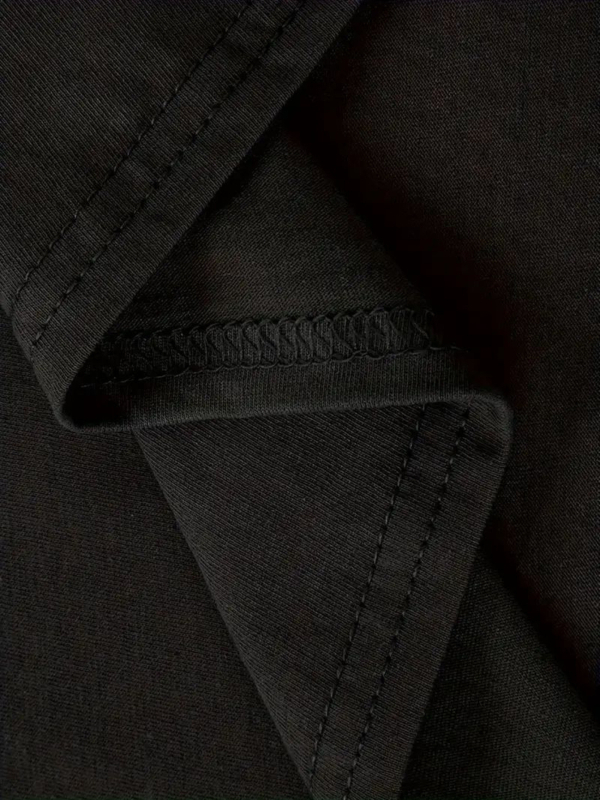 Tricou din bumbac, imprimare Hands Off Protest, mâneci scurte, guler rotund, croială dreaptă