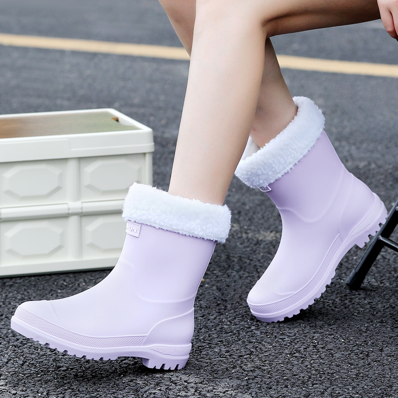 Moterų lietaus botai, PVC viršus, vidutinio ilgio vamzdelis, slip-on, plokščia kulni, visoms sezonoms