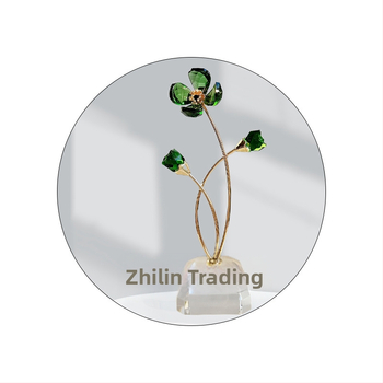 Kryštálová štvorlístka – večná kvetina, rastlinná ozdoba v darčekovej krabičke, moderný minimalistický štýl