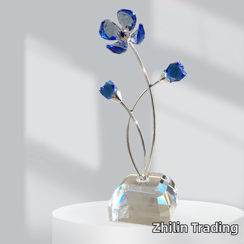 Kryštálová štvorlístka – večná kvetina, rastlinná ozdoba v darčekovej krabičke, moderný minimalistický štýl