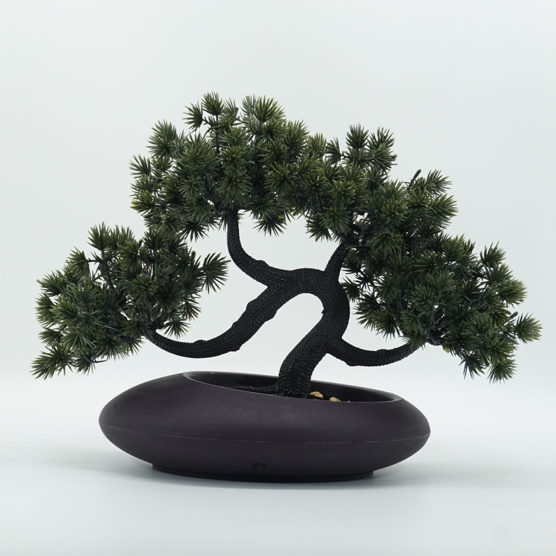 Plastový dekoratívny strom Welcome Pine — Mingyi 156, vstrekované spracovanie, určený na ozdobu, stolovú dekoráciu a rekvizitu na fotografiu.