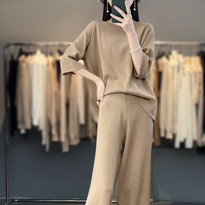 Dvoslojni pamučni pleteni set: top s okruglim izrezom i kratkim rukavima, široke hlače; casual stil, 95% pamuk