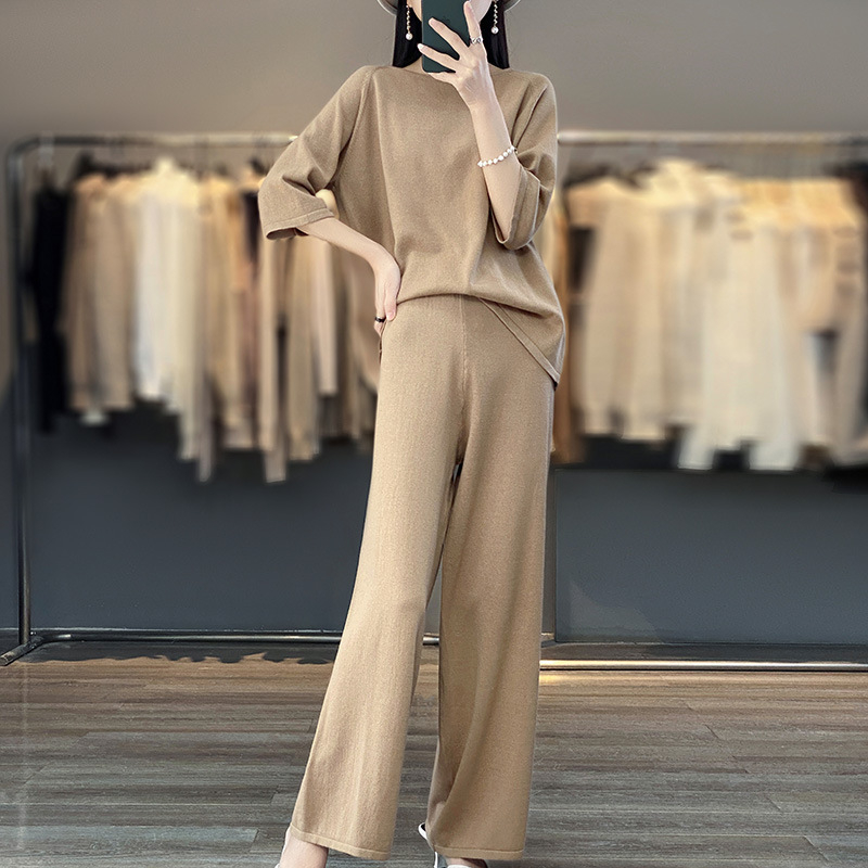 Dvoslojni pamučni pleteni set: top s okruglim izrezom i kratkim rukavima, široke hlače; casual stil, 95% pamuk