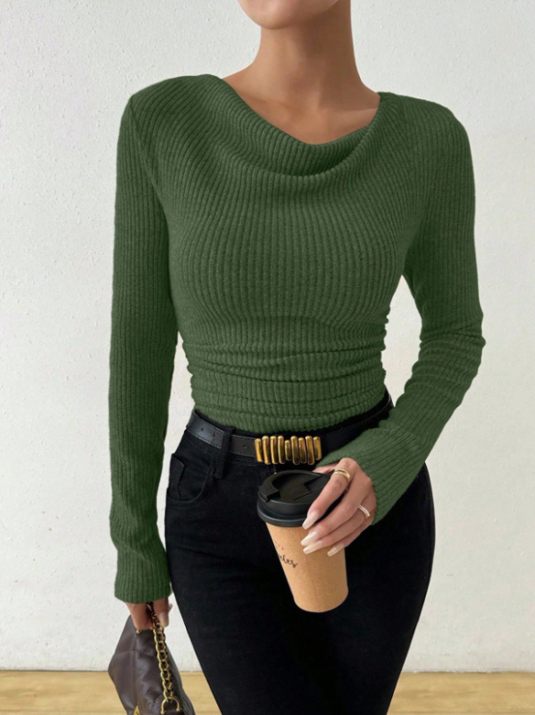 Uži kroj pletene T-majice s okruglim izrezom i zvonastim rukavima, poliester 95%+, srednja duljina 65–80 cm, jesen 2025