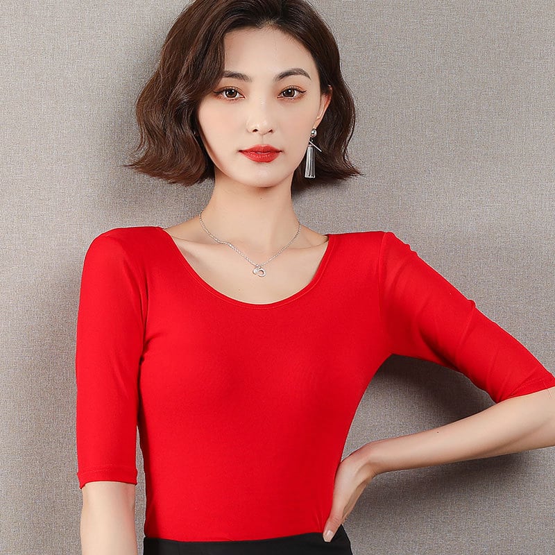 Najlon majica s mrežastim materijalom, uski kroj, okrugli izrez, pola rukava, srednja duljina 50–65 cm