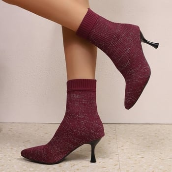 Női zokniszárú bokacsizmák hegyes orrú, vékony sarok, sarkak magassága 6–8 cm, alacsony szár, textile felsőrész