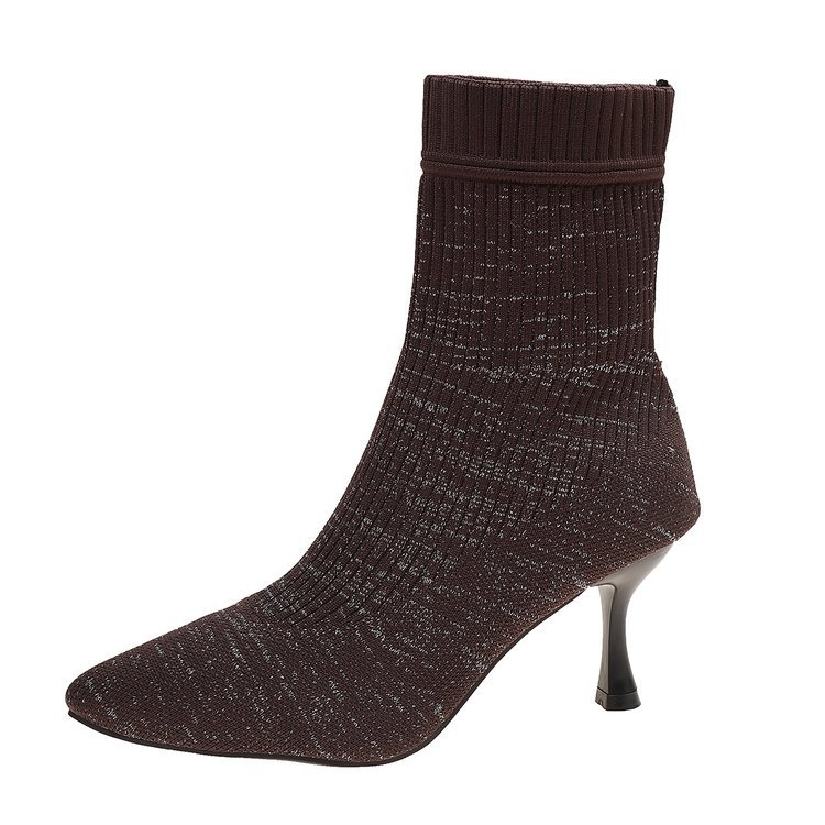 Női zokniszárú bokacsizmák hegyes orrú, vékony sarok, sarkak magassága 6–8 cm, alacsony szár, textile felsőrész