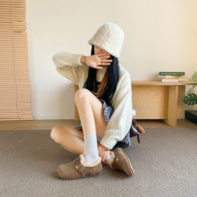 Naiste talvised Slip-On tossud PU ülaosaga, fleece sisemus, ümmargune varvas, madal kõrgus, injekteeritud tald