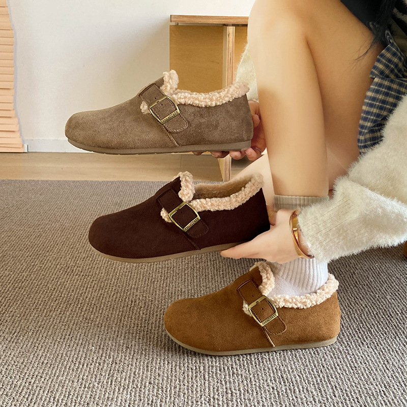 Naiste talvised Slip-On tossud PU ülaosaga, fleece sisemus, ümmargune varvas, madal kõrgus, injekteeritud tald