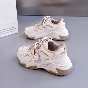 Dámske športové tenisky s hrubou podrážkou, šnúrky, PU vrchnú časť a PU podrážka