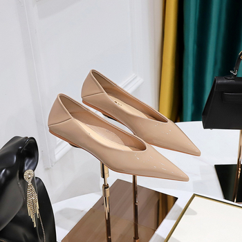 Koreai stílusú fényes patentbőr lapos cipő, hegyes orrú, slip-on, alacsony felső rész