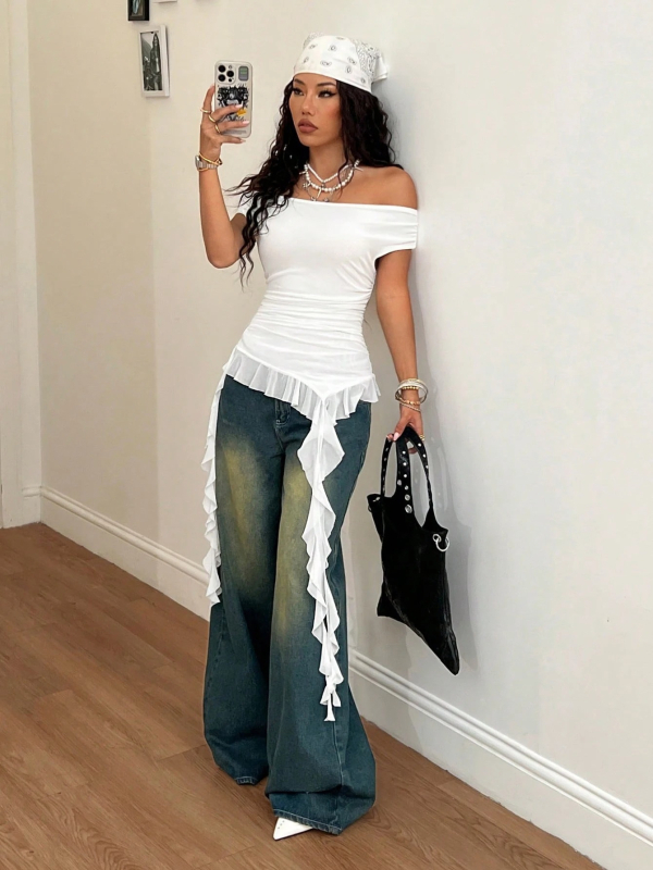 Къс потник без презрамки с рюш по краищата, полиестерна материя, микроеластичност, тънък силует, уличен хипстър стил, лято 2025