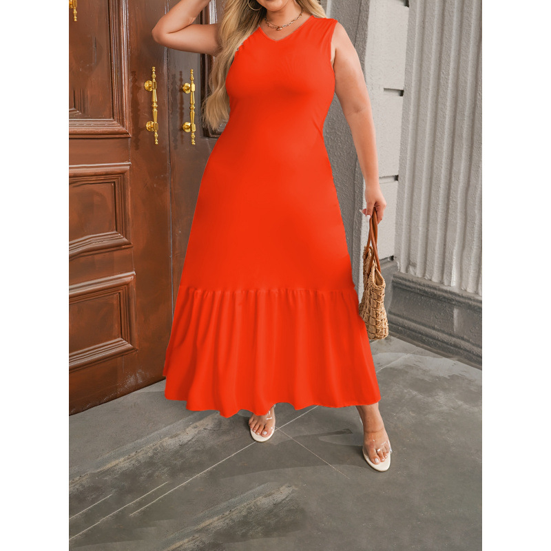 Maxi suknelė, siauras kirpimas, 7/8 rankovės, platus apykaklė, vidutinio elastingumo audinys (95% poliesteris, 5% elastanas)