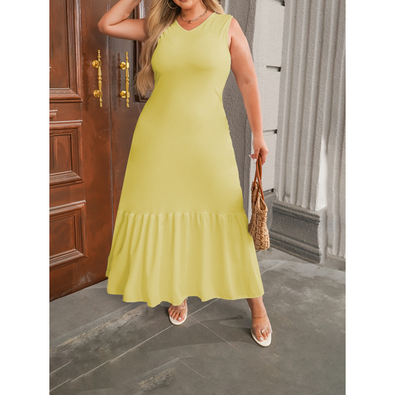 Maxi suknelė, siauras kirpimas, 7/8 rankovės, platus apykaklė, vidutinio elastingumo audinys (95% poliesteris, 5% elastanas)