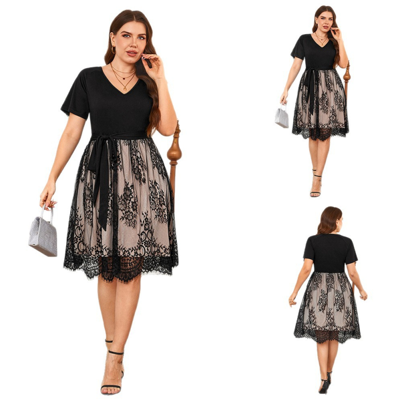 A linijos suknelė, apvalia kaklo iškirpte, trijų ketvirčių rankovės, vidutinio ilgio, poliesterio-spandeksas audinys, raštas: kaspinas