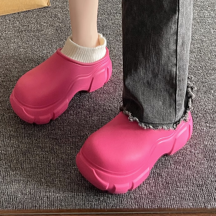 Moteriškos EVA šlepetės su itin stora padu, viršutinė dalis EVA, vidinė EVA, pūkuota užpakalinė dalis, prekės ženklas Restrained Beauty