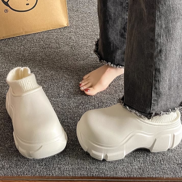 Moteriškos EVA šlepetės su itin stora padu, viršutinė dalis EVA, vidinė EVA, pūkuota užpakalinė dalis, prekės ženklas Restrained Beauty