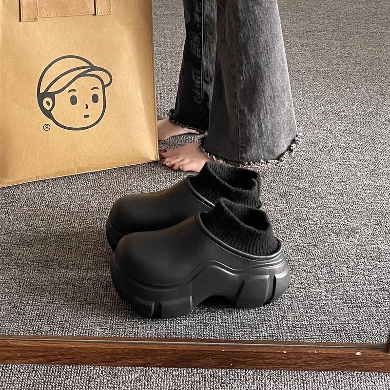 Moteriškos EVA šlepetės su itin stora padu, viršutinė dalis EVA, vidinė EVA, pūkuota užpakalinė dalis, prekės ženklas Restrained Beauty