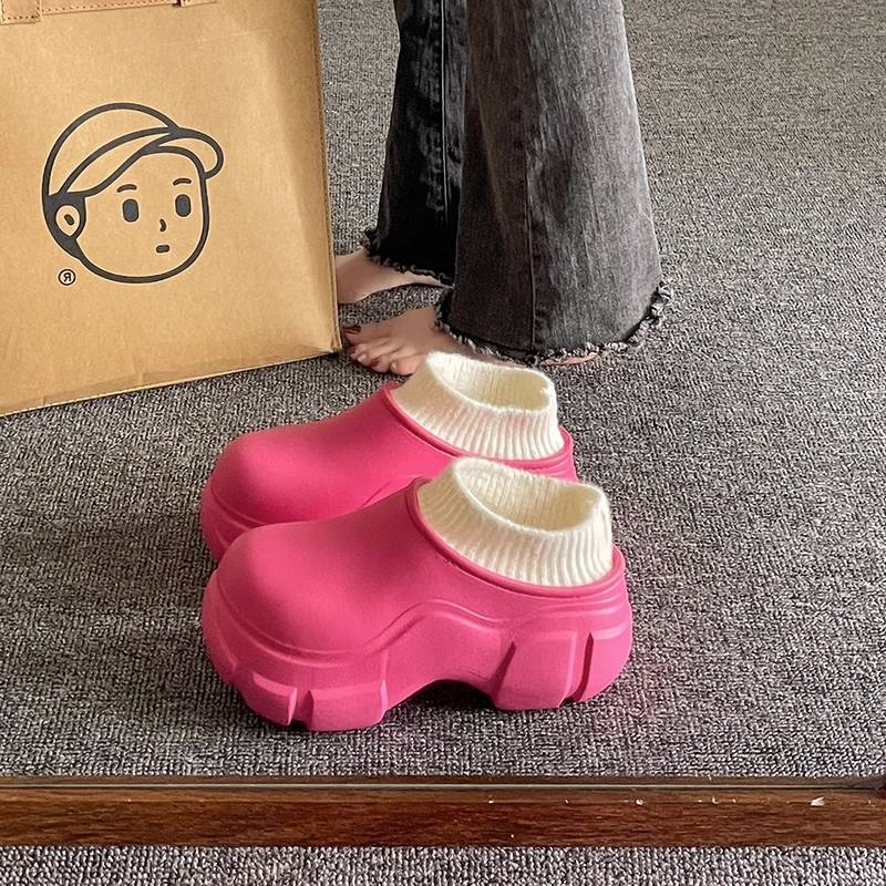 Moteriškos EVA šlepetės su itin stora padu, viršutinė dalis EVA, vidinė EVA, pūkuota užpakalinė dalis, prekės ženklas Restrained Beauty