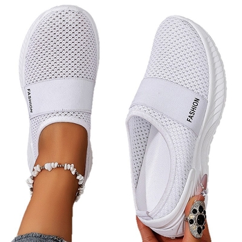 Laza cipők, kerek orrú, felsőrész textil, alacsony sarkú 1–3 cm, PVC talp