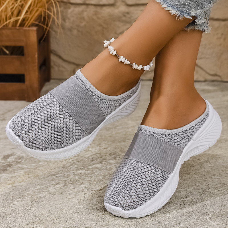 Laza cipők, kerek orrú, felsőrész textil, alacsony sarkú 1–3 cm, PVC talp