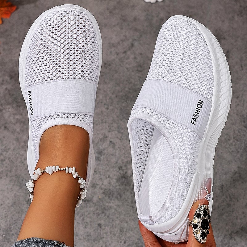 Laza cipők, kerek orrú, felsőrész textil, alacsony sarkú 1–3 cm, PVC talp