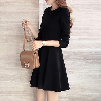 Moterų A linijos midi suknelė, apvalios kaklo, ilgomis rankovėmis, viskozės ir acetato mišinys, vasara 2024