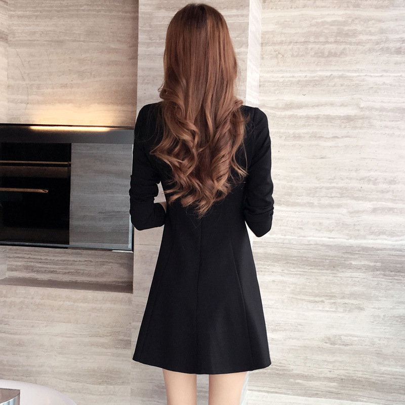 Moterų A linijos midi suknelė, apvalios kaklo, ilgomis rankovėmis, viskozės ir acetato mišinys, vasara 2024