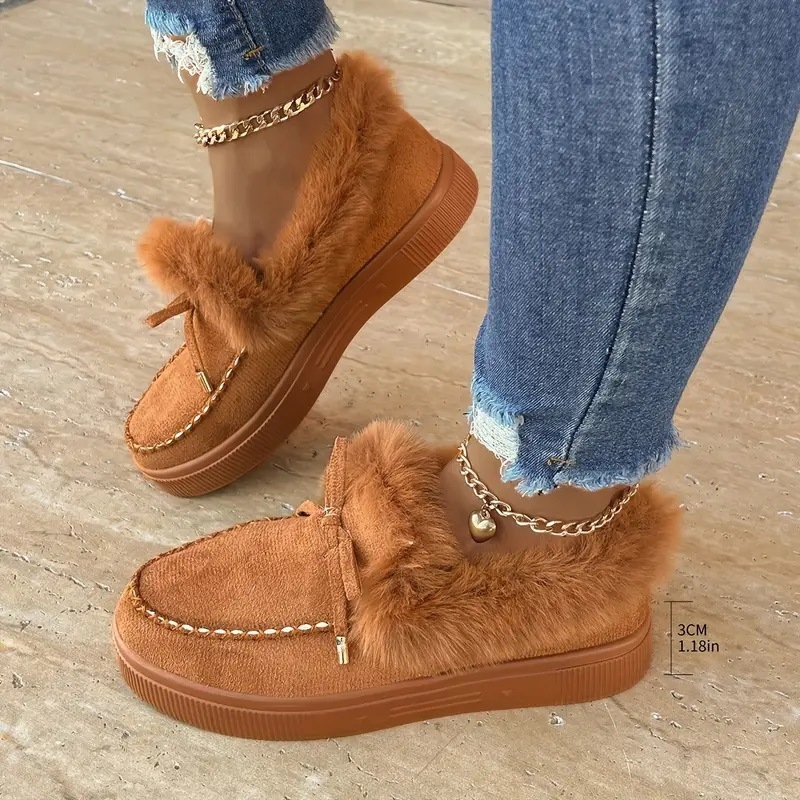 Női velúr téli csizma műszőrme bélésével, gumitalp, alacsony sarok, középső nyílás