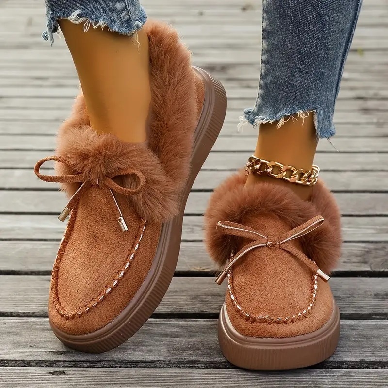 Női velúr téli csizma műszőrme bélésével, gumitalp, alacsony sarok, középső nyílás