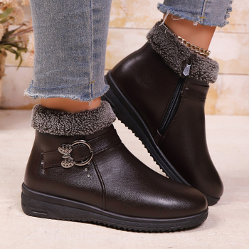 PU felső részű téli csizma, oldalsó cipzár, meleg bélés, gumírozott talp, alacsony klín