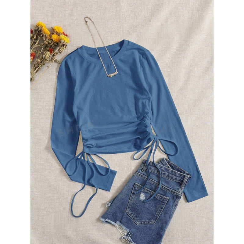 Hosszú ujjú póló laza szabásban, kerek nyakú, kollázs dizájn, poliészter 95%+, elasztán <30%