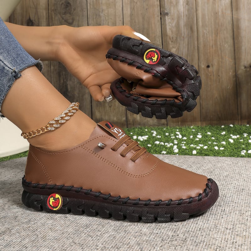 Uniszex lapos cipő kerek orral, PU felsőrész, gumírozott talp, elasztikus pánttal