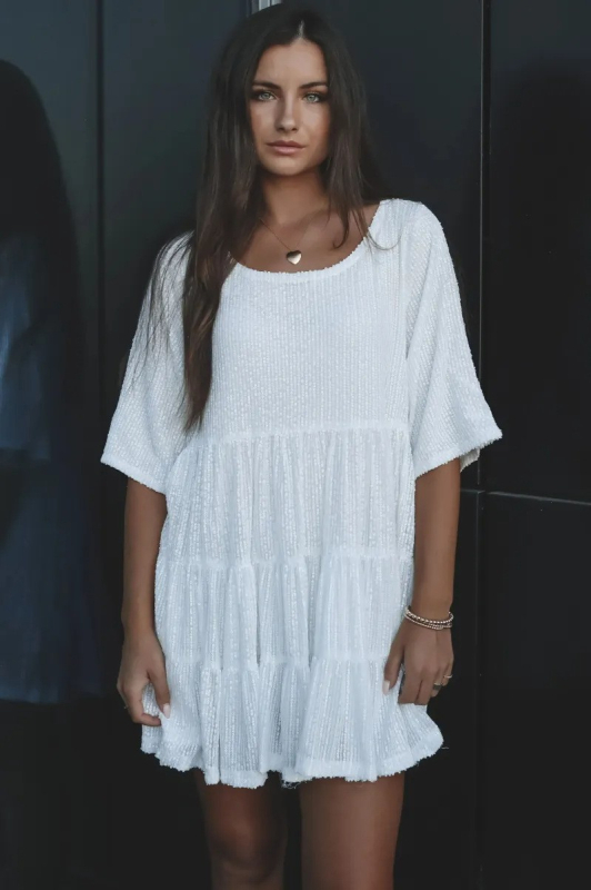 Haljina od mrežice s štrasom, kružni izrez, kratki rukavi, opušten struk, kratka A-linijska suknja