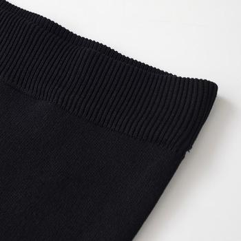 Megzti midi sijonas, poliesterio audinys, siūlų dažyta medžiaga, siauras kirpimas, rudens 2025 sezona, elegantiškas ir universalus stilius