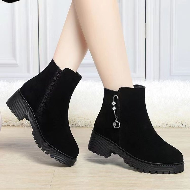 Női téli csizma vastag talppal – vászon felsőrész, gumi talp, alacsony boka, kerek orr