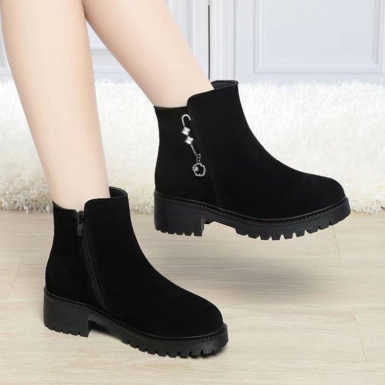 Női téli csizma vastag talppal – vászon felsőrész, gumi talp, alacsony boka, kerek orr