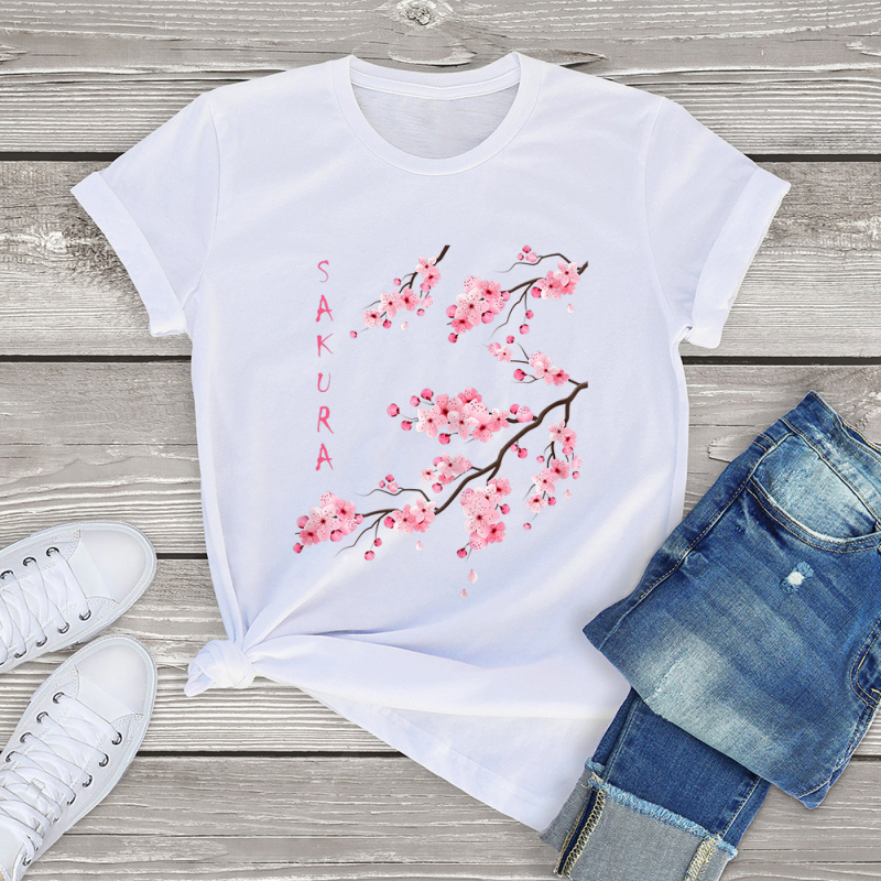 Majica Sakura Cherry Blossom s otiskom, milk silk materijal, kratki rukavi, okrugli izrez, široki kroj